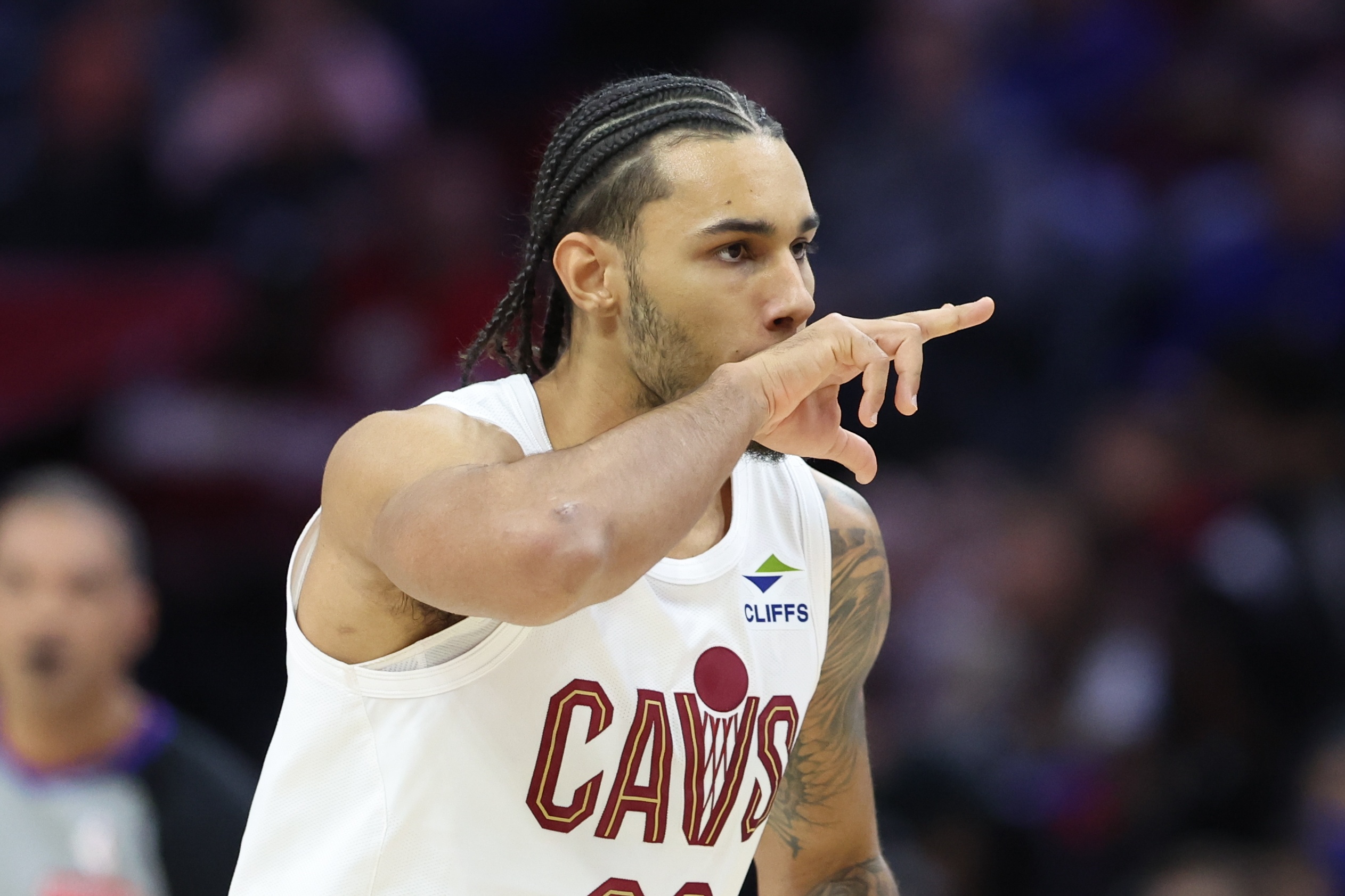 火力压制！泰森三分命中 骑士轰出11-1强势反超打停国王